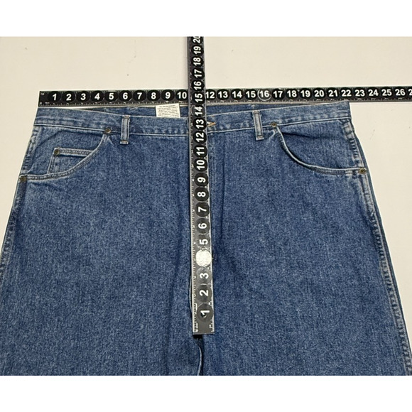 Wrangler Hero Jeans Mens 44X32 Blue Relaxed Fit Straight Dark Wash Workwear NWT - Picture 3 of 10